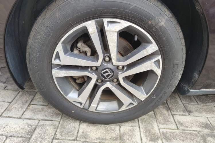 Used Luxgen 5 2015 1.8T Automatic ZhiZun Model Left Front Wheel Hub