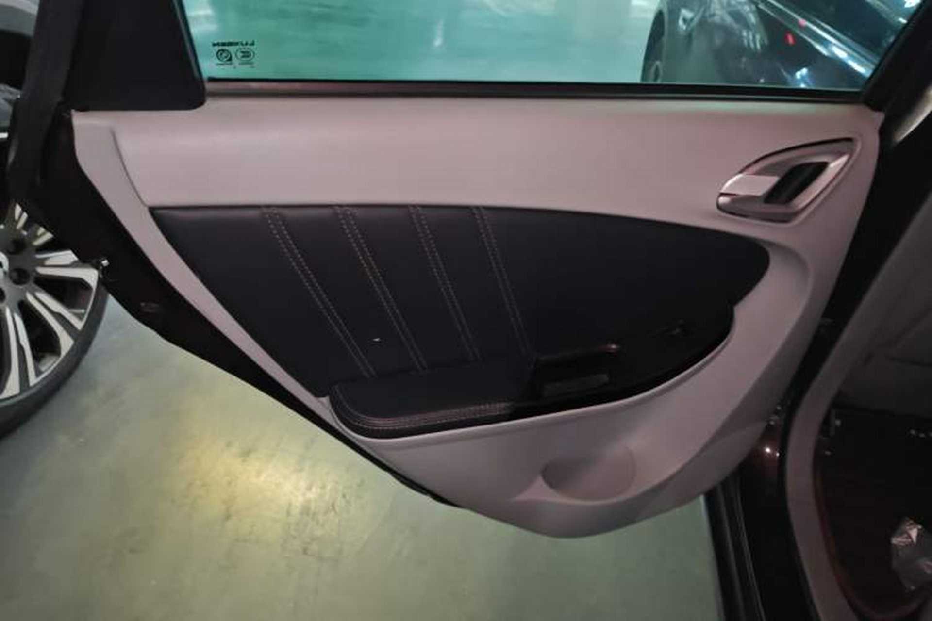 Used Luxgen 5 2015 1.8T Automatic ZhiZun Model Left Rear Door Interior