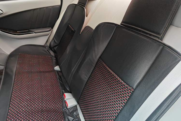Used Luxgen 5 2015 1.8T Automatic ZhiZun Model Left Rear Seat