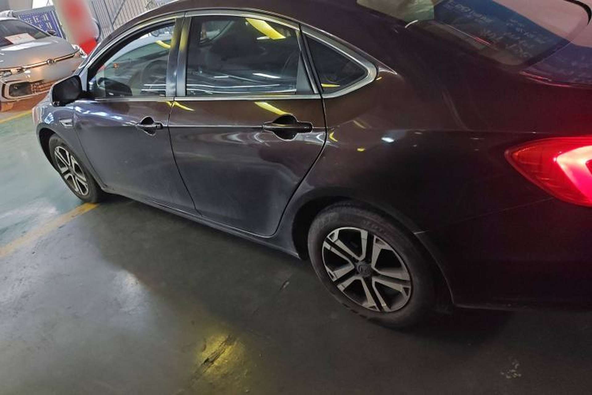 Used Luxgen 5 2015 1.8T Automatic ZhiZun Model Left Side