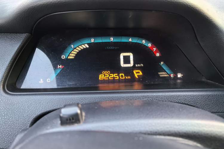 Used Luxgen 5 2015 1.8T Automatic Flagship Model Odometer Close Up