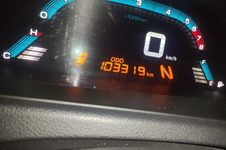 Used Luxgen 5 2015 1.8T Automatic Smart Model Odometer Close Up