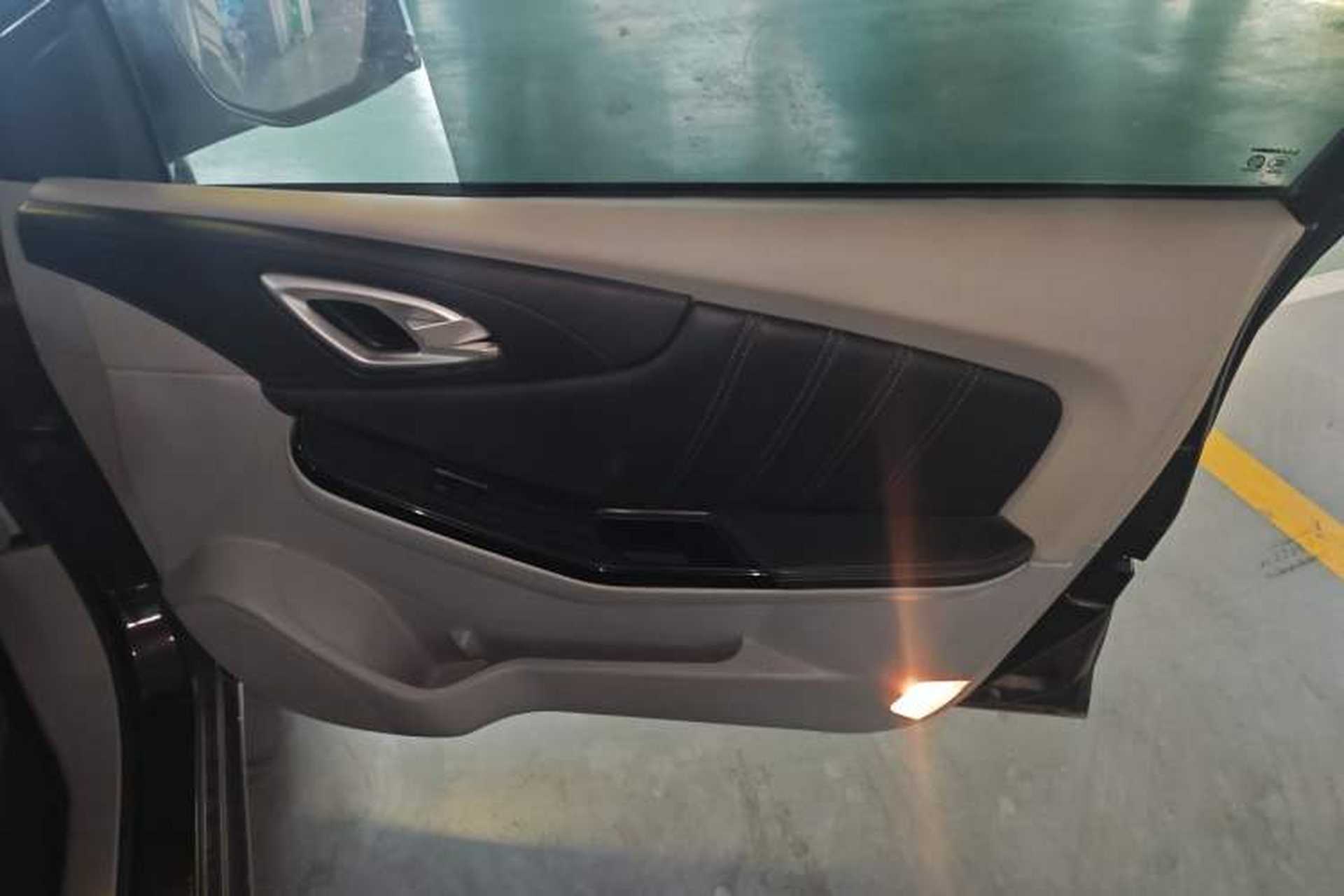 Used Luxgen 5 2015 1.8T Automatic ZhiZun Model Right Front Door Interior
