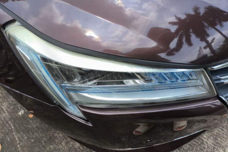 Used Luxgen 5 2015 1.8T Automatic Flagship Model Right Front Headlight