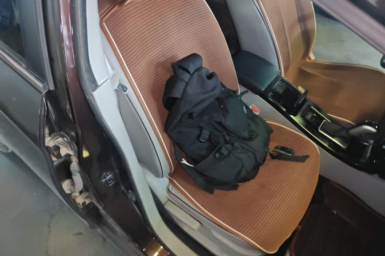 Used Luxgen 5 2015 1.8T Automatic ZhiZun Model Right Front Seat
