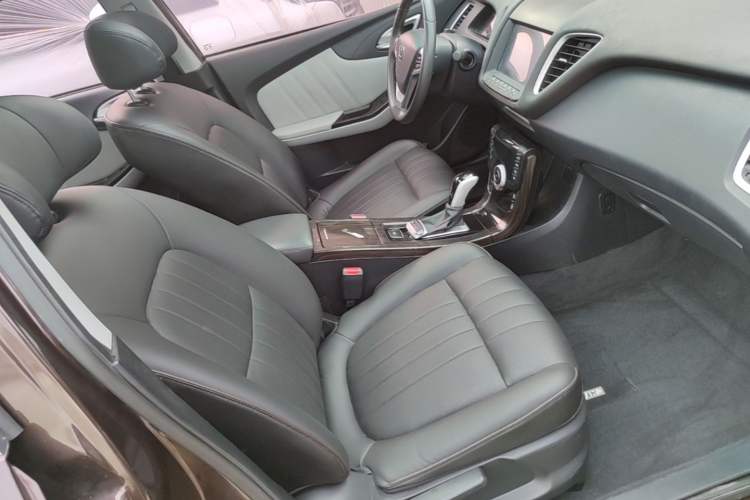 Used Luxgen 5 2015 1.8T Automatic ZhiZun Model Right Front Seat