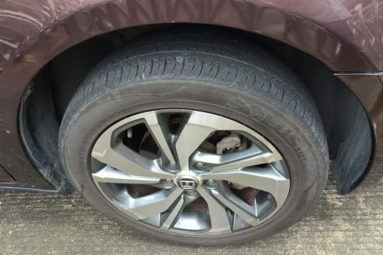 Used Luxgen 5 2015 1.8T Automatic Flagship Model Right Front Wheel Hub