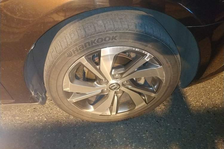 Used Luxgen 5 2015 1.8T Automatic Flagship Model Right Front Wheel Hub