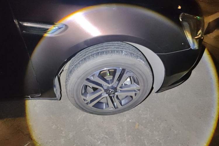 Used Luxgen 5 2015 1.8T Automatic ZhiZun Model Right Front Wheel Hub