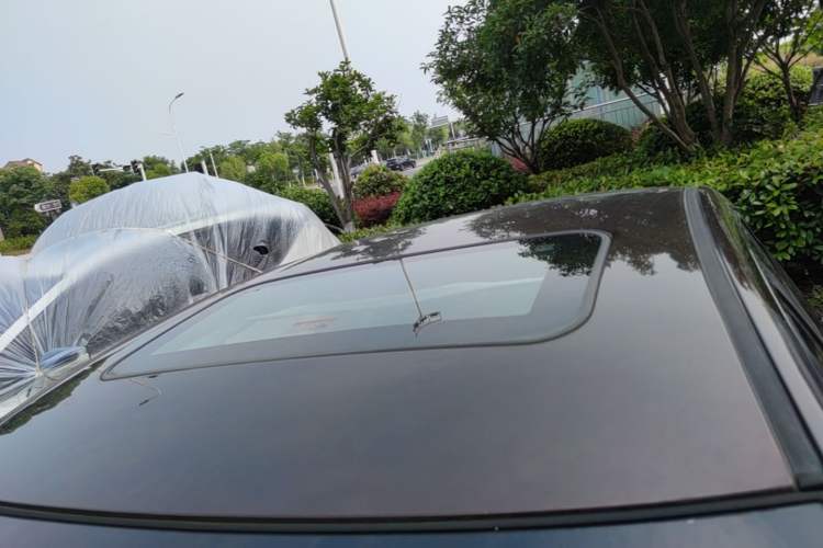 Used Luxgen 5 2015 1.8T Automatic ZhiZun Model Roof