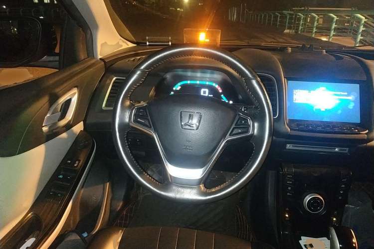 Used Luxgen 5 2015 1.8T Automatic Flagship Model Steering Wheel