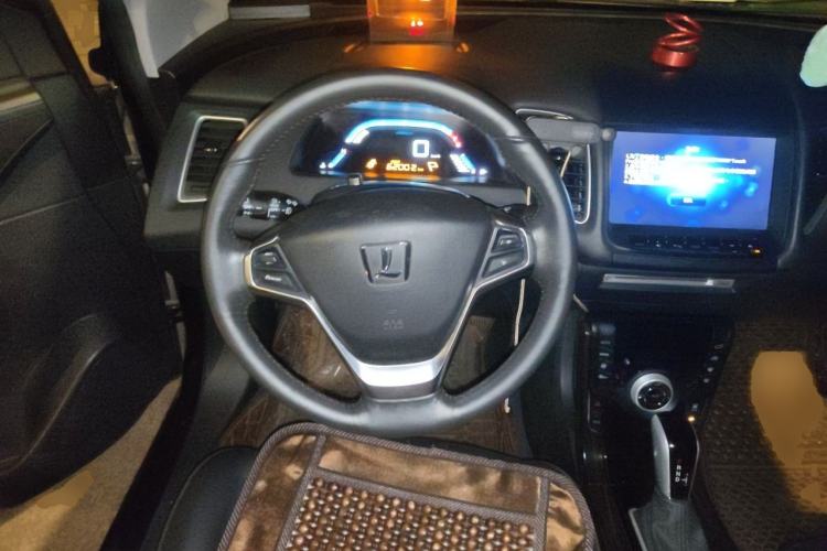 Used Luxgen 5 2015 1.8T Automatic ZhiZun Model Steering Wheel