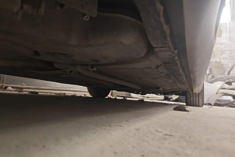 Used Luxgen 5 2015 1.8T Automatic ZhiZun Model Chassis Rear Right