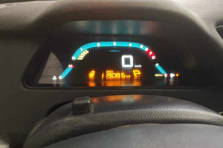 Used Luxgen 5 2015 1.8T Automatic ZhiZun Model Odometer Close Up