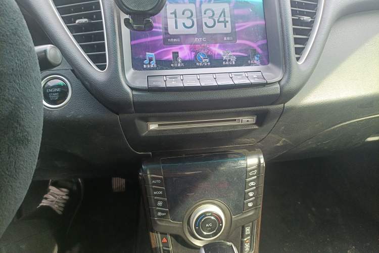 Used Luxgen 5 2015 1.8T Automatic ZhiZun Model Audio And AC Panel