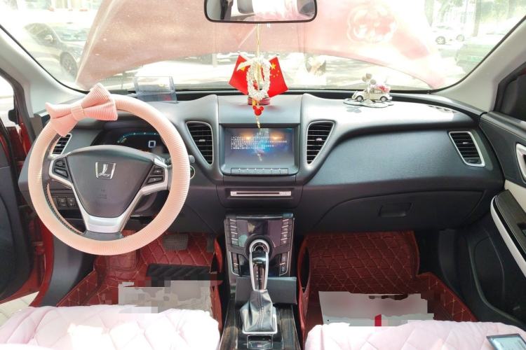 Used Luxgen 5 2015 1.8T Automatic ZhiZun Model Center Console