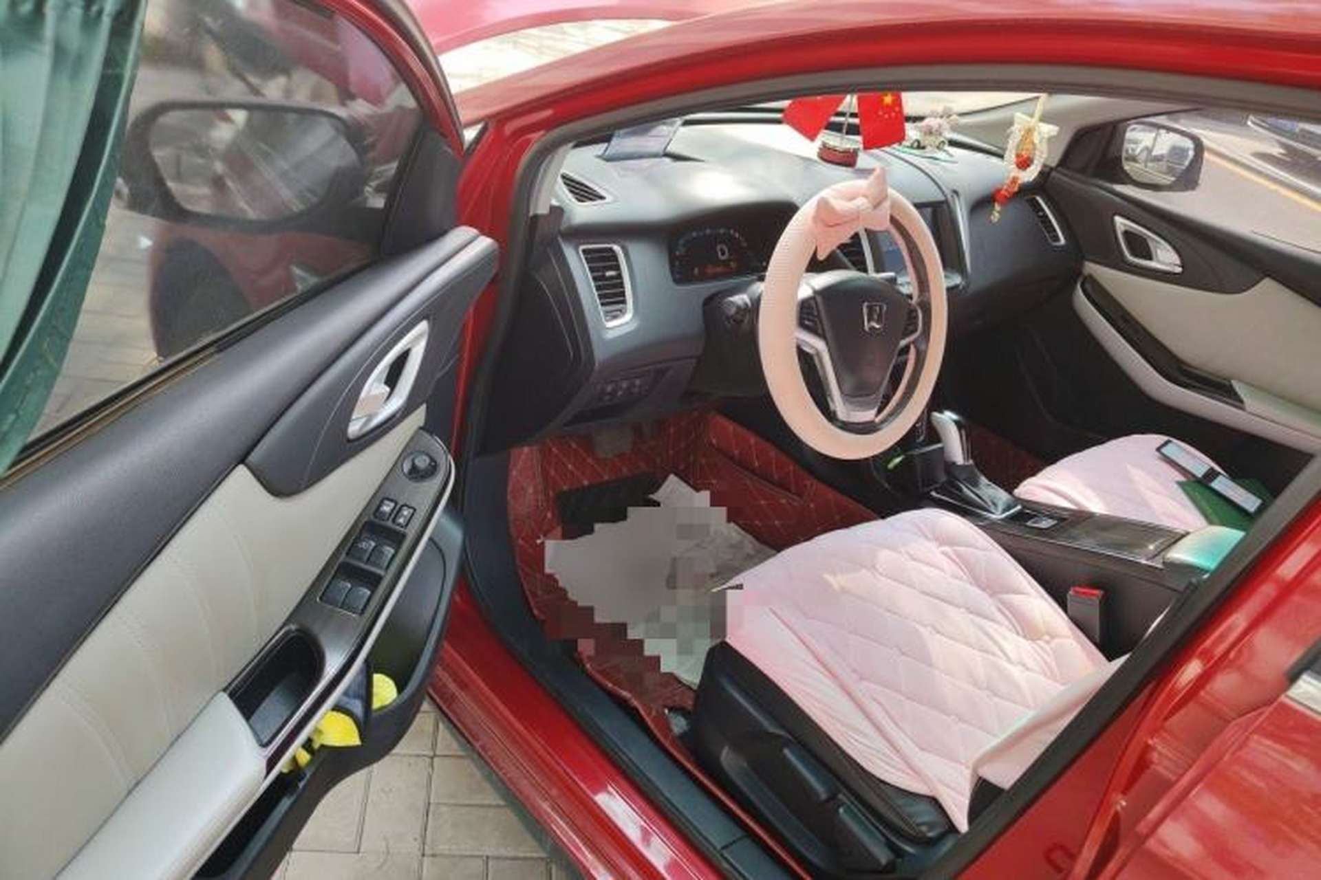 Used Luxgen 5 2015 1.8T Automatic ZhiZun Model Driver Seat