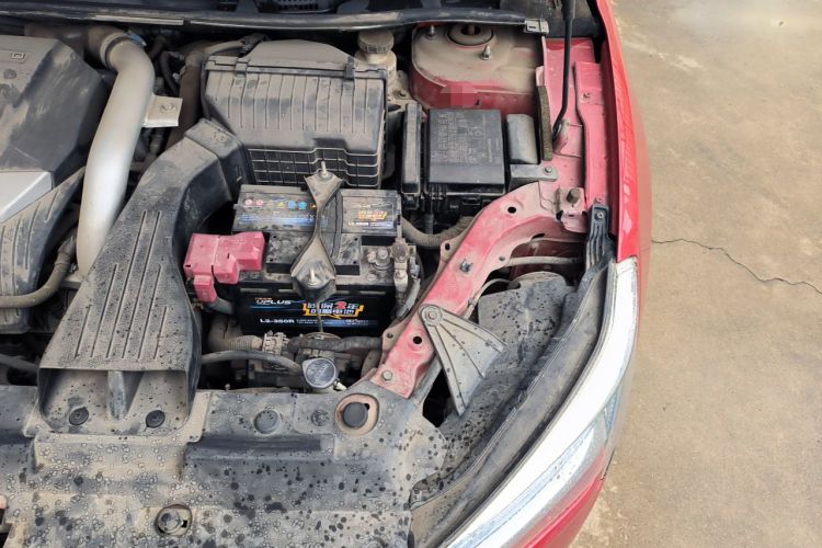 Used Luxgen 5 2015 1.8T Automatic ZhiZun Model Engine Bay Left