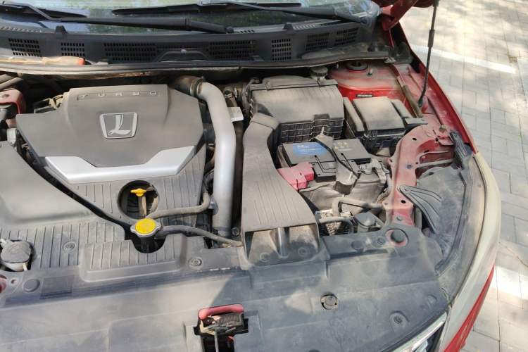 Used Luxgen 5 2015 1.8T Automatic ZhiZun Model Engine Bay Left