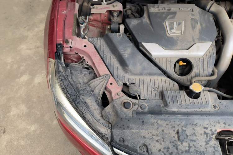 Used Luxgen 5 2015 1.8T Automatic ZhiZun Model Engine Bay Right