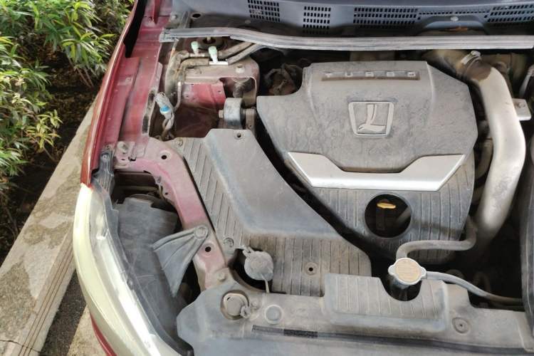 Used Luxgen 5 2015 1.8T Automatic ZhiZun Model Engine Bay Right