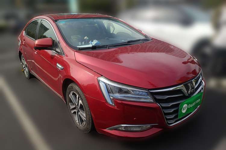 Used Luxgen 5 2015 1.8T Automatic ZhiZun Model Front Right 45 Deg