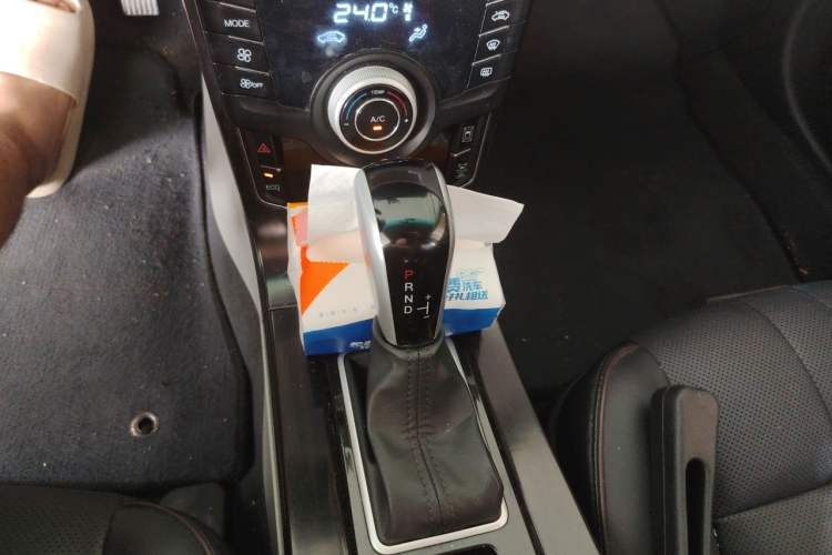 Used Luxgen 5 2015 1.8T Automatic ZhiZun Model Gear Lever
