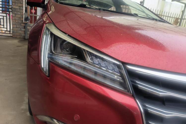 Used Luxgen 5 2015 1.8T Automatic ZhiZun Model Right Front Headlight