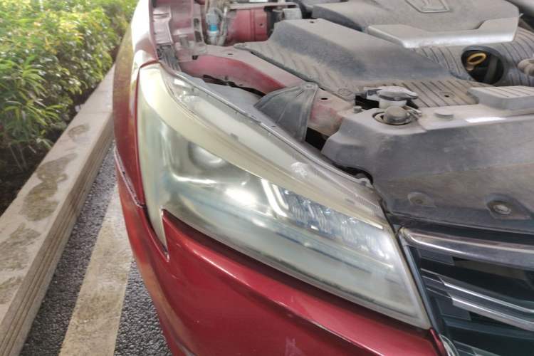 Used Luxgen 5 2015 1.8T Automatic ZhiZun Model Right Front Headlight