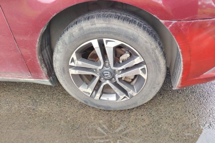 Used Luxgen 5 2015 1.8T Automatic ZhiZun Model Right Front Wheel Hub