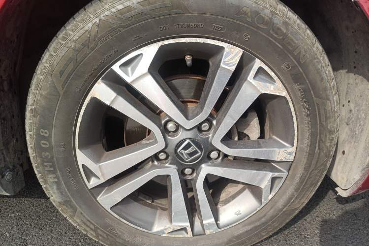 Used Luxgen 5 2015 1.8T Automatic ZhiZun Model Right Front Wheel Hub