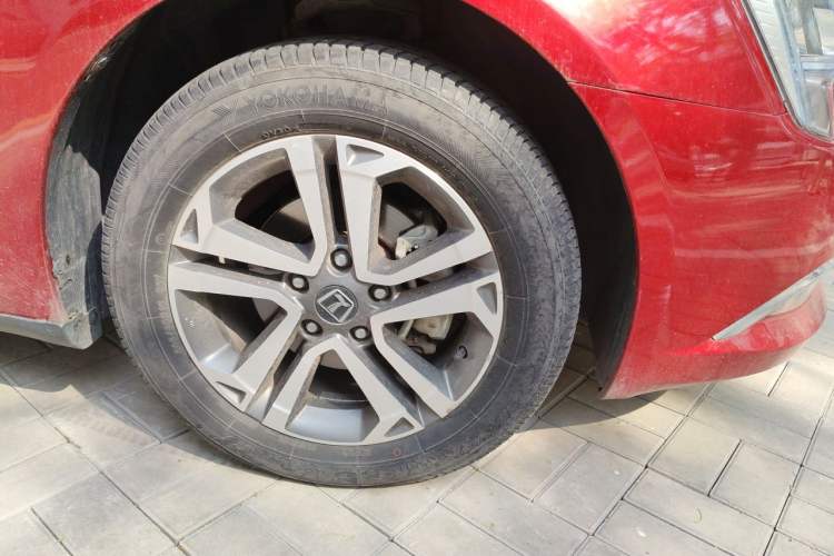 Used Luxgen 5 2015 1.8T Automatic ZhiZun Model Right Front Wheel Hub