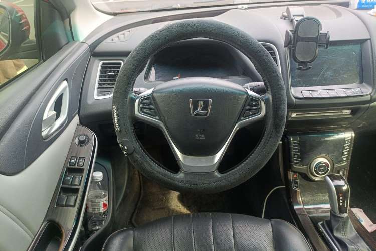 Used Luxgen 5 2015 1.8T Automatic ZhiZun Model Steering Wheel