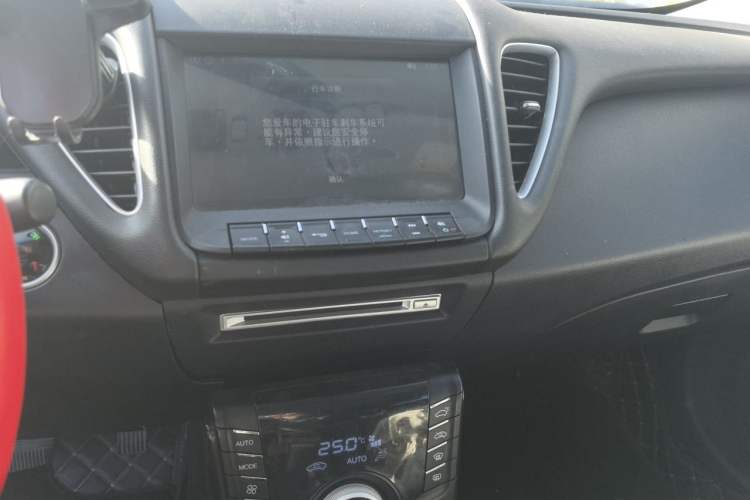 Used Luxgen 5 2015 1.8T Automatic ZhiZun Model Audio And AC Panel