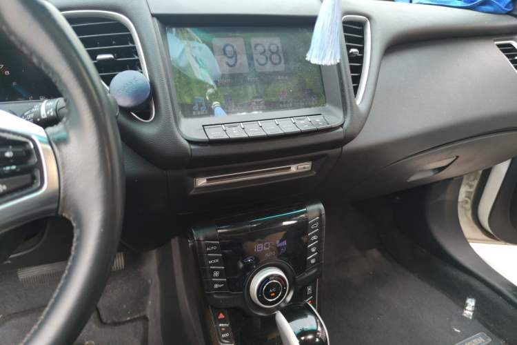 Used Luxgen 5 2015 1.8T Automatic ZhiZun Model Audio And AC Panel