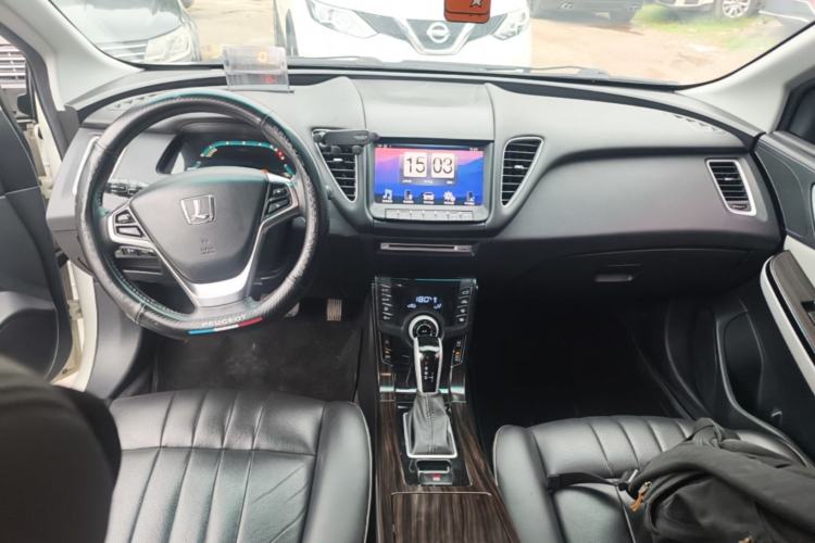Used Luxgen 5 2015 1.8T Automatic ZhiZun Model Center Console