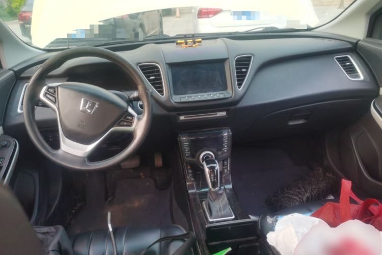 Used Luxgen 5 2015 1.8T Automatic ZhiZun Model Center Console