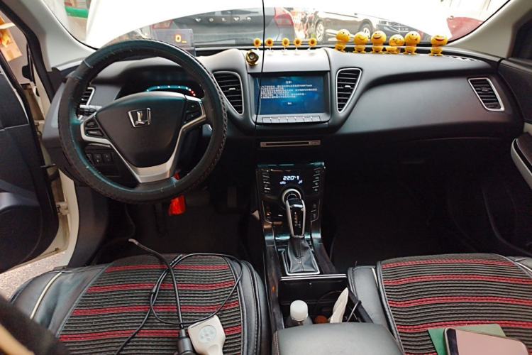 Used Luxgen 5 2015 1.8T Automatic ZhiZun Model Center Console