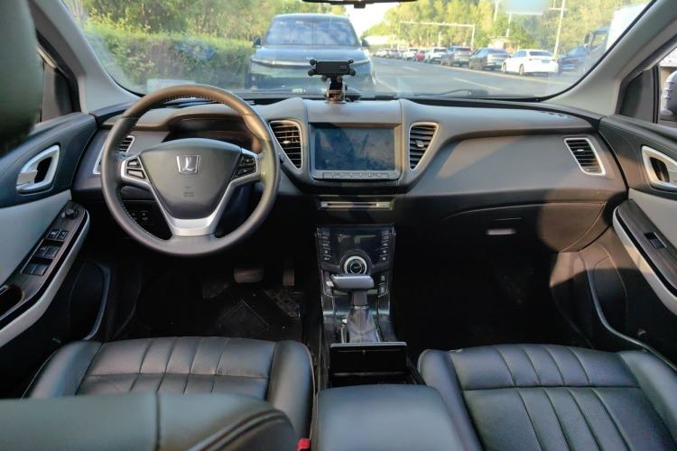 Used Luxgen 5 2015 1.8T Automatic Flagship Model Center Console