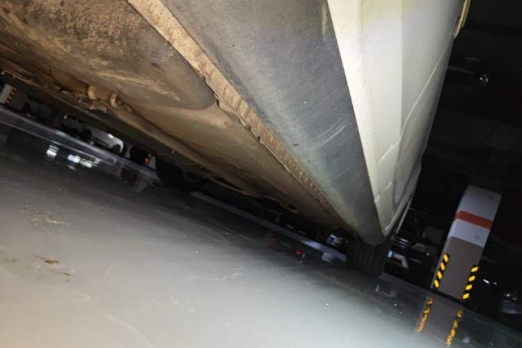 Used Luxgen 5 2015 1.8T Automatic ZhiZun Model Chassis Rear Right