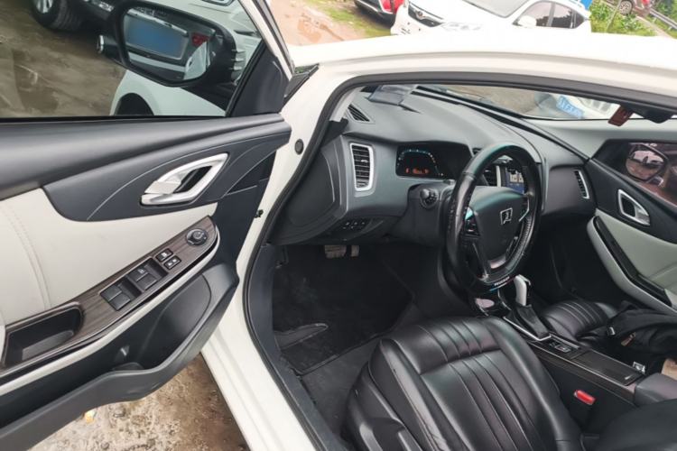 Used Luxgen 5 2015 1.8T Automatic ZhiZun Model Driver Seat