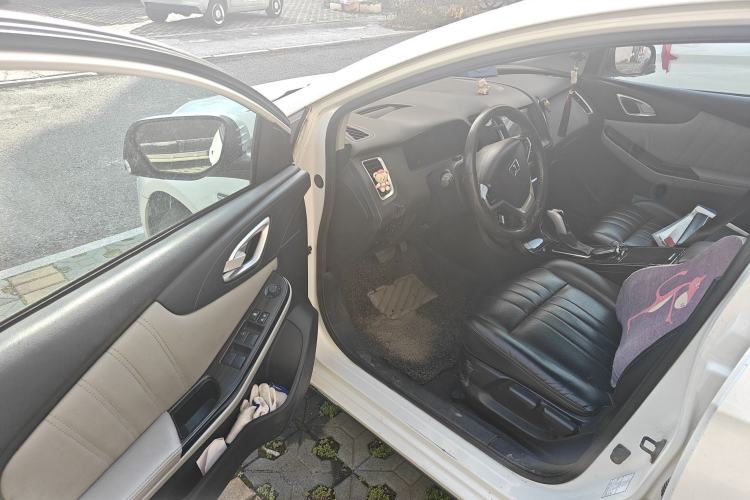 Used Luxgen 5 2015 1.8T Automatic ZhiZun Model Driver Seat