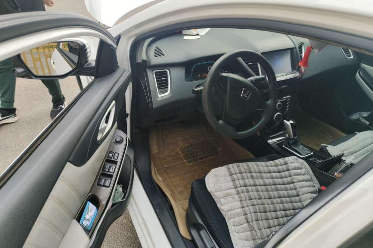 Used Luxgen 5 2015 1.8T Automatic Smart Model Driver Seat