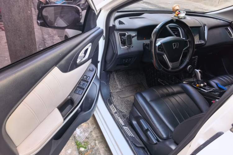 Used Luxgen 5 2015 1.8T Automatic ZhiZun Model Driver Seat