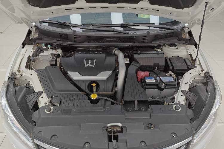Used Luxgen 5 2015 1.8T Automatic Flagship Model Engine Bay