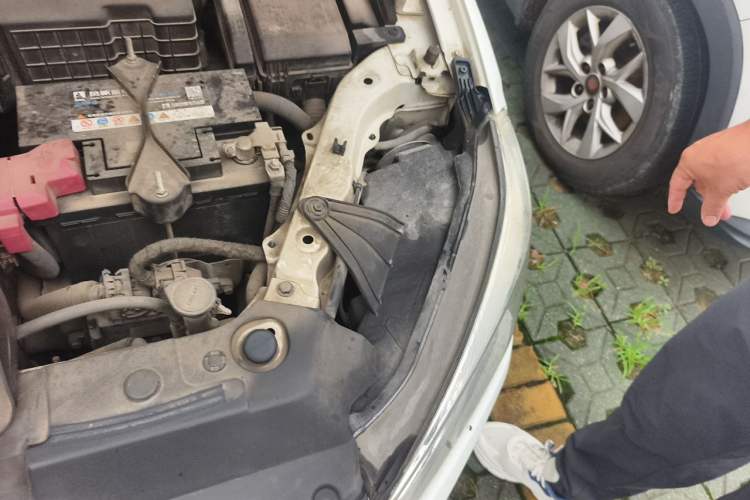Used Luxgen 5 2015 1.8T Automatic ZhiZun Model Engine Bay Left
