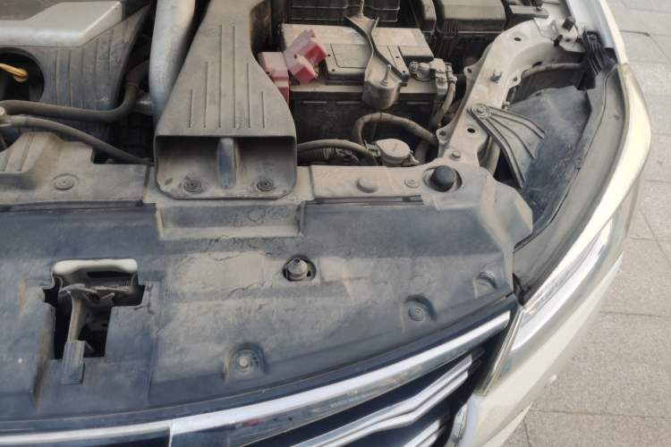 Used Luxgen 5 2015 1.8T Automatic ZhiZun Model Engine Bay Left