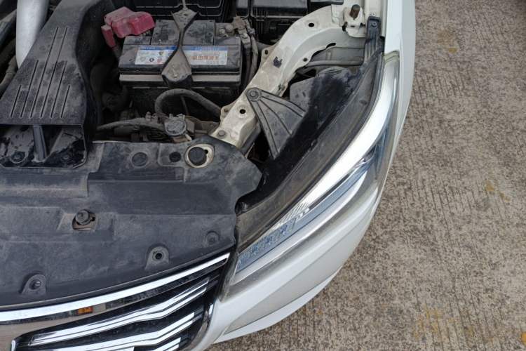 Used Luxgen 5 2015 1.8T Automatic ZhiZun Model Engine Bay Left