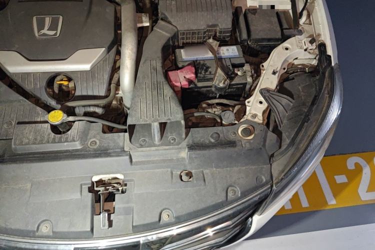 Used Luxgen 5 2015 1.8T Automatic ZhiZun Model Engine Bay Left