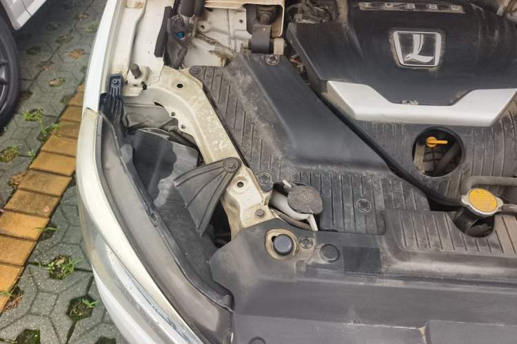 Used Luxgen 5 2015 1.8T Automatic ZhiZun Model Engine Bay Right